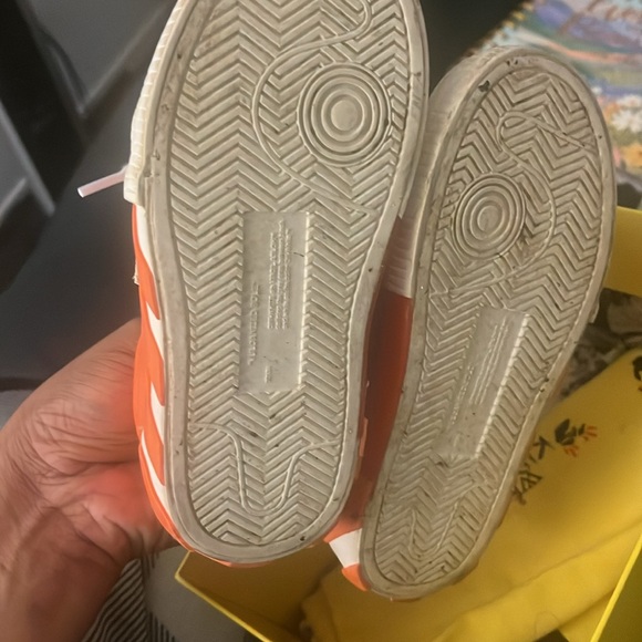 Off-white toddlers size10 - Picture 2 of 6